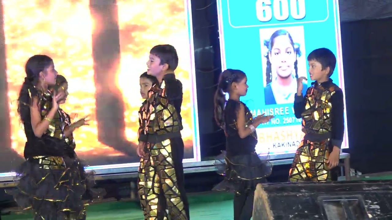 Galtise mistake and hawa hawa song performance by kids