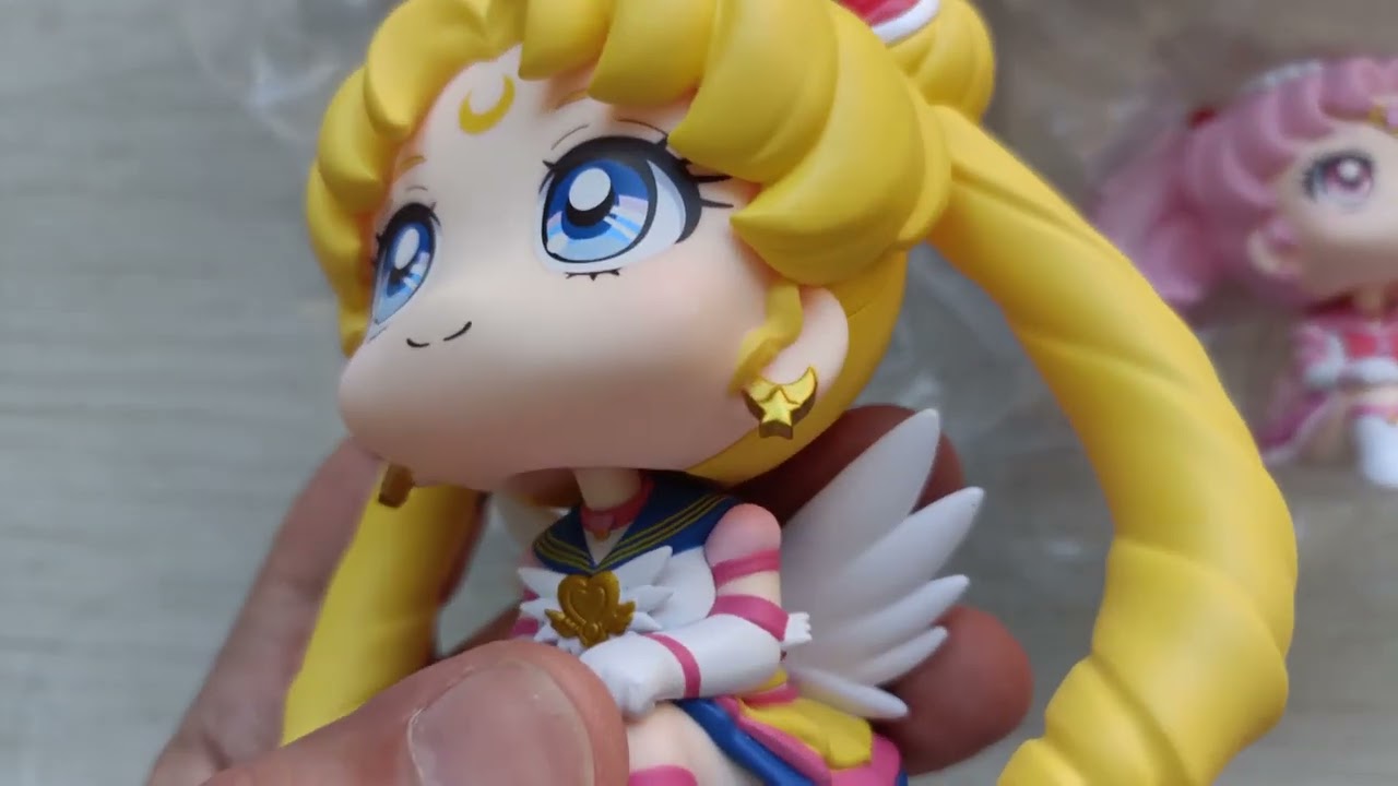 Unboxing Sailor Moon Cosmos - Look Up Figure - Eternal Sailor Moon & Chibi Moon