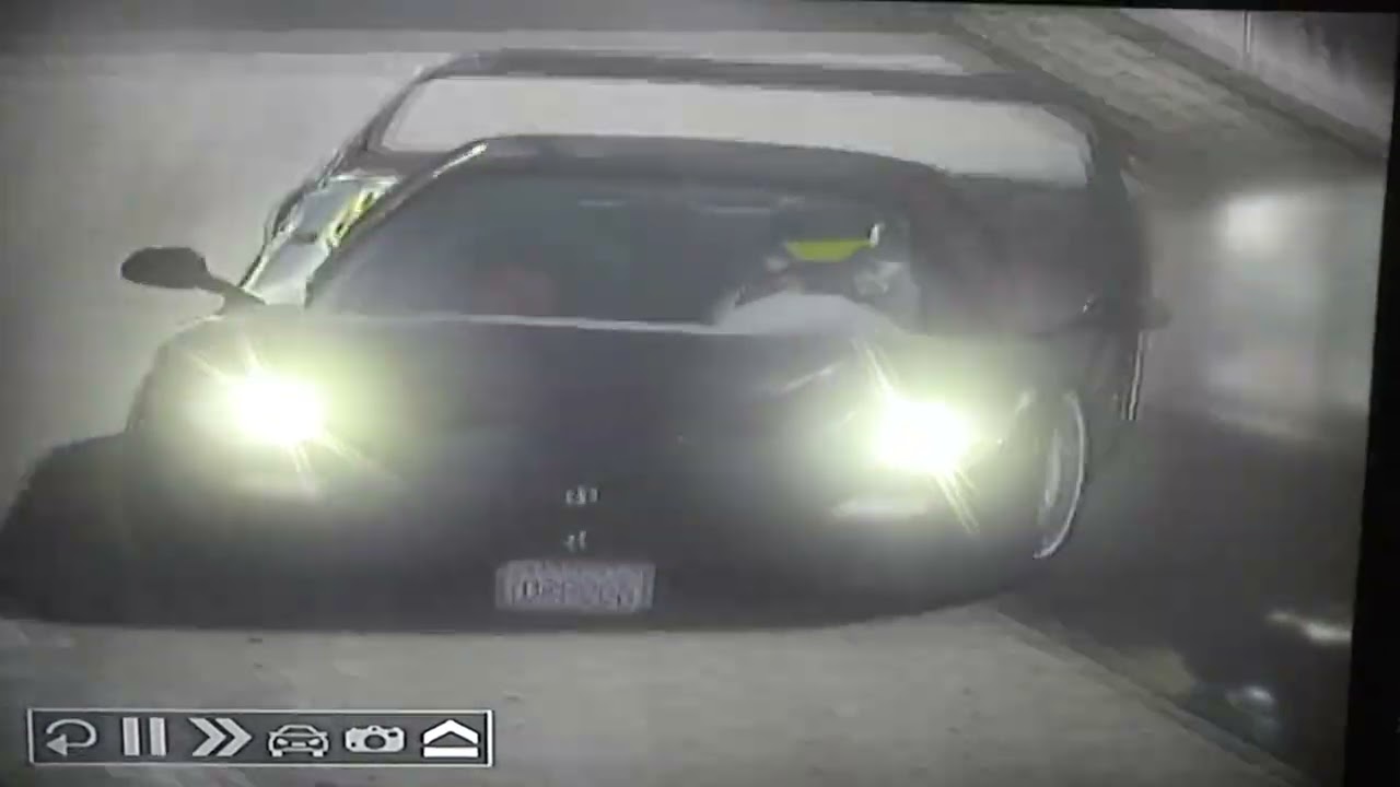 Project Gotham Racing: Russian Hill Challenge World Race at Fisherman's Wharf in Black Ferrari F50