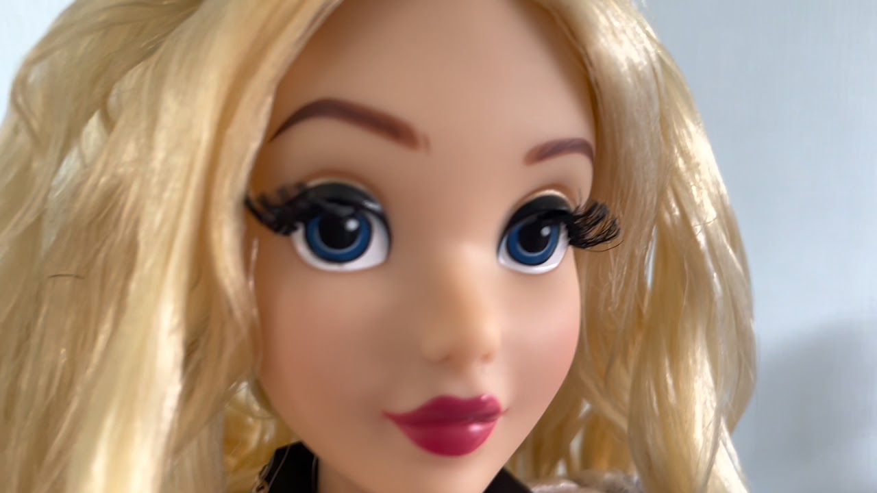 Alice In Wonderland Doll Unboxing and Review | Disney Store Mary Blair Limited Edition Doll