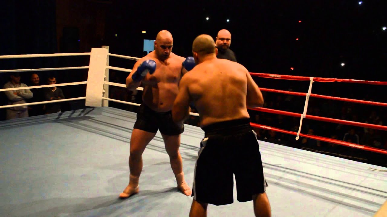 Zoli vs Tinut - Kickbox Alba Iulia 2014
