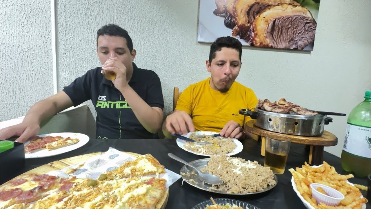 Noite de pizza para o Caio 🙏🏻