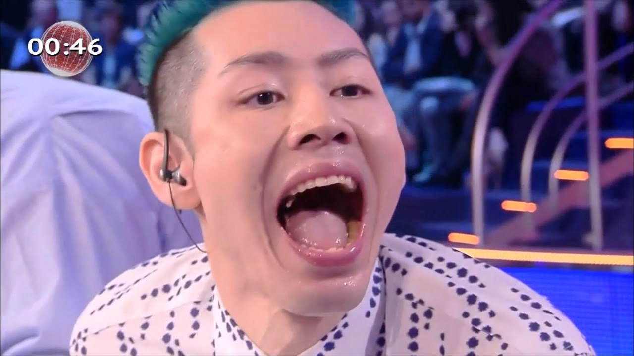 Most hamburgers eaten  in three minutes --  Guinness World Records  Italian Show