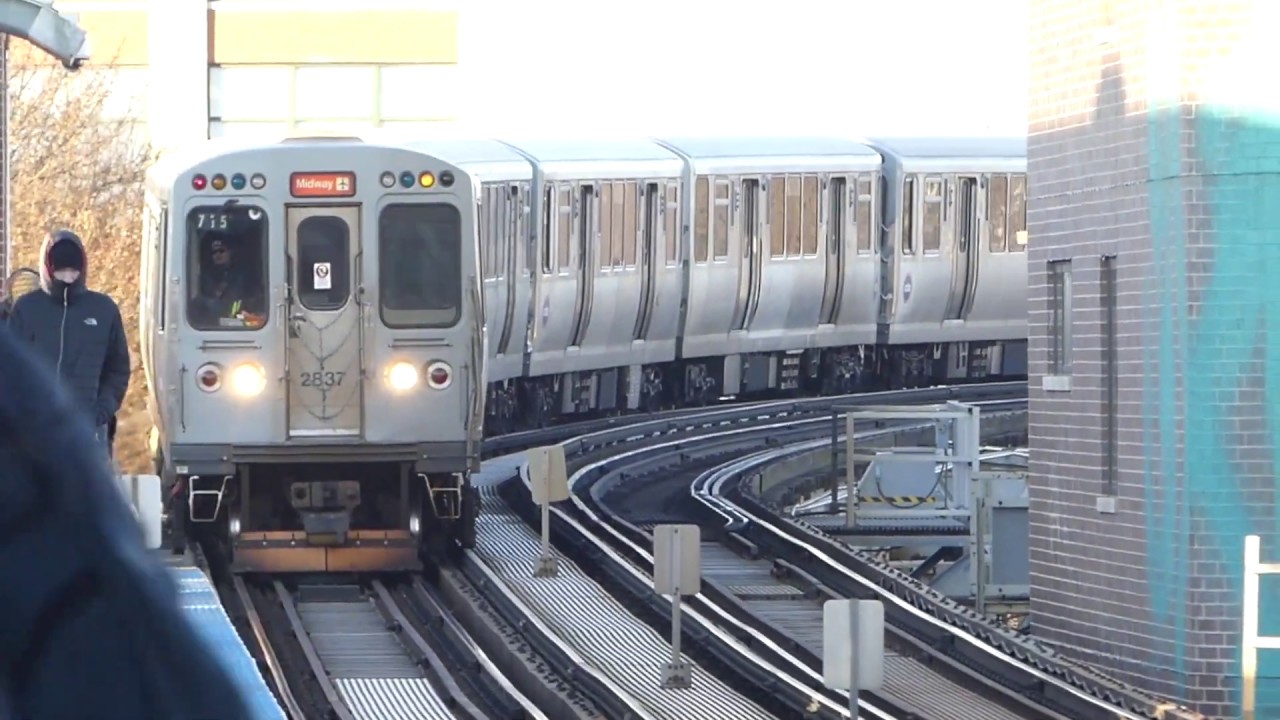 CTA Transit: Morrison 3200 Series Brown & Budd 2600 Orange Lines at Paulina Station (AM Rush Hour)