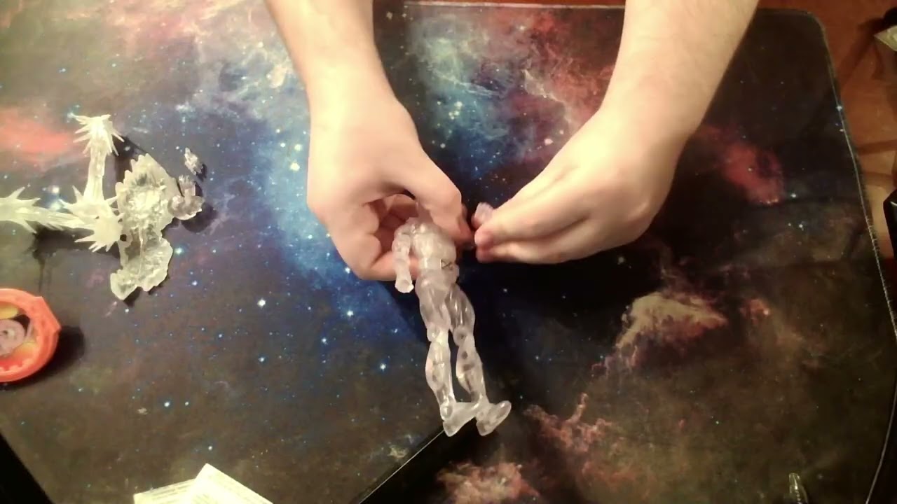 Gav unboxes the Marvel Legends Card back Secret Wars Iceman