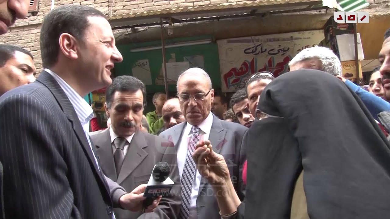 مواطنة تخبر الوزير بفساد الدقيق فيتوجه للتفتيش على المطاحن