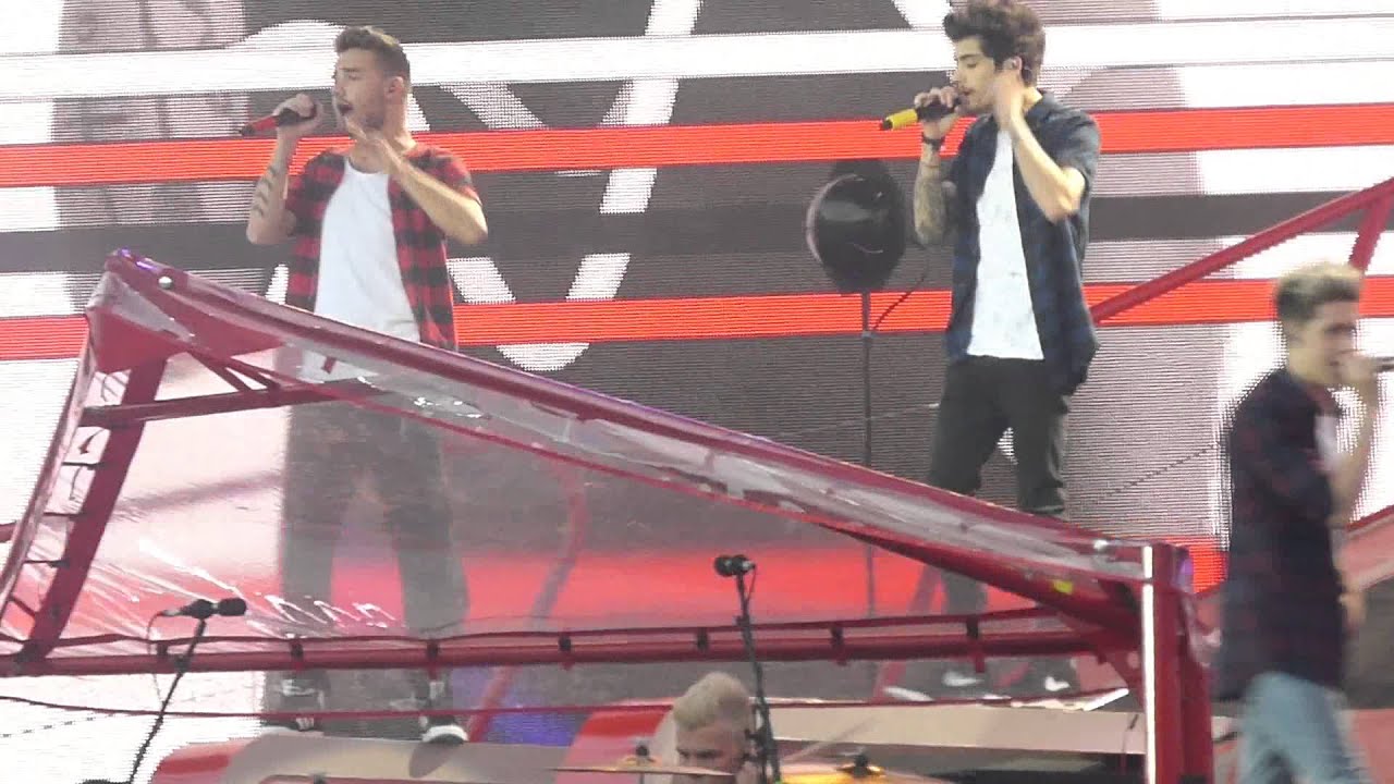 8. One Direction in Edinburgh - WWAT - Come On Come On
