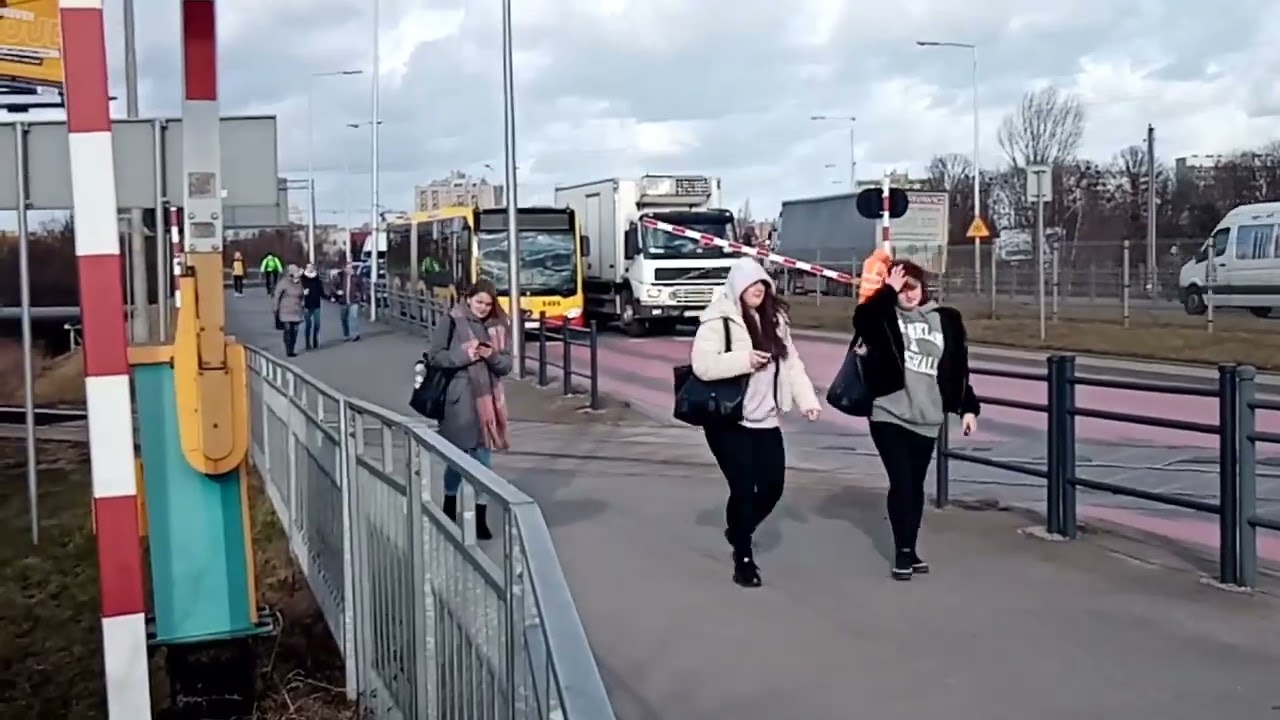 [USTERKA | 2 niebezpieczne sytuacje] Przejazd kolejowy Wrocław ulica Strzegomska