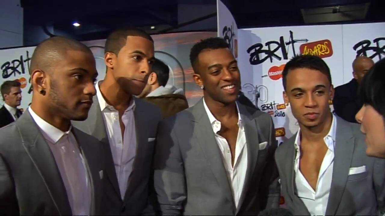 JLS star Aston shaves his head