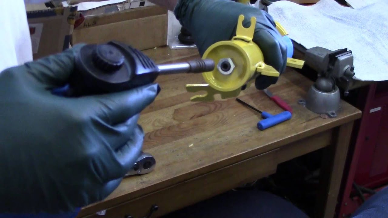 How Shocks Work - Access Bilstein inverted strut internal bump stop (part 1/3)