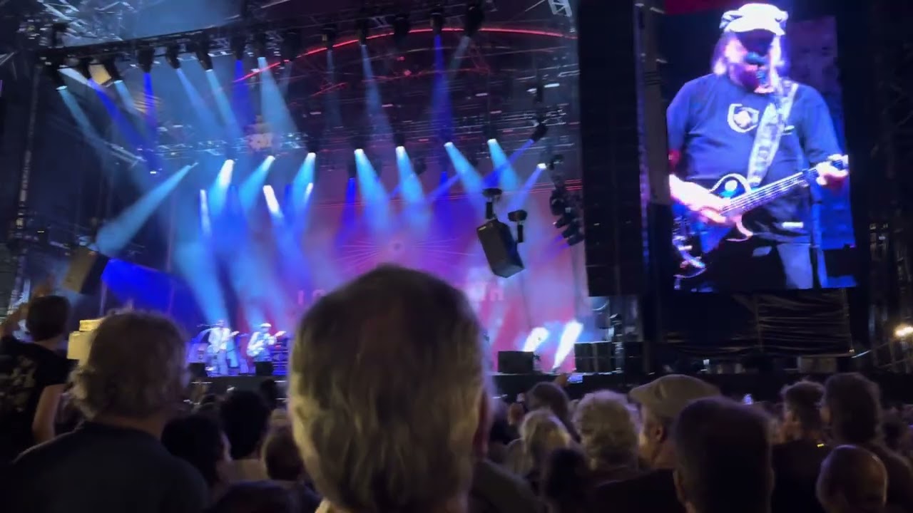 Neil Young & The Chrome Hearts - Rockin' In The Free World - Brussels 30/06/2025