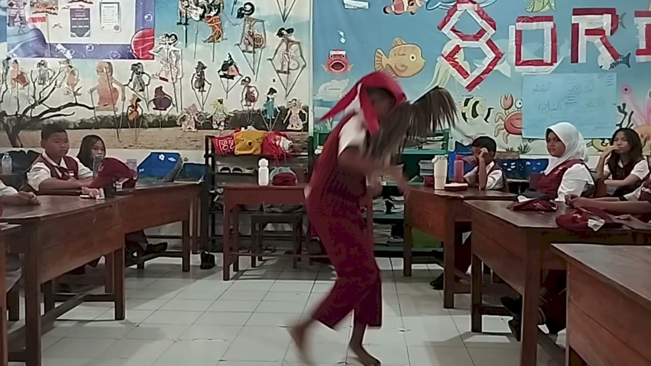 Tari Bujang Ganong Murid Kelas 5