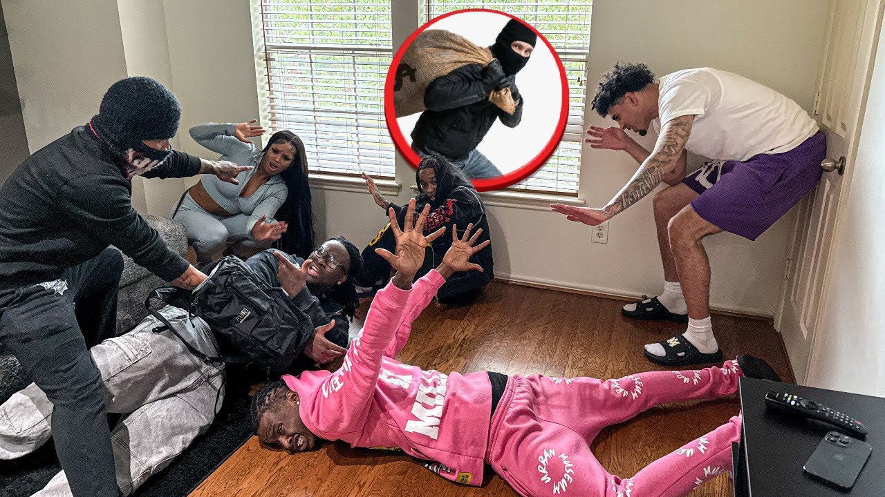 I Had @fvmouscammtv Pull Up To The CRIB TO DO THIS TO THE MEMBERS .... *GOES LEFT*