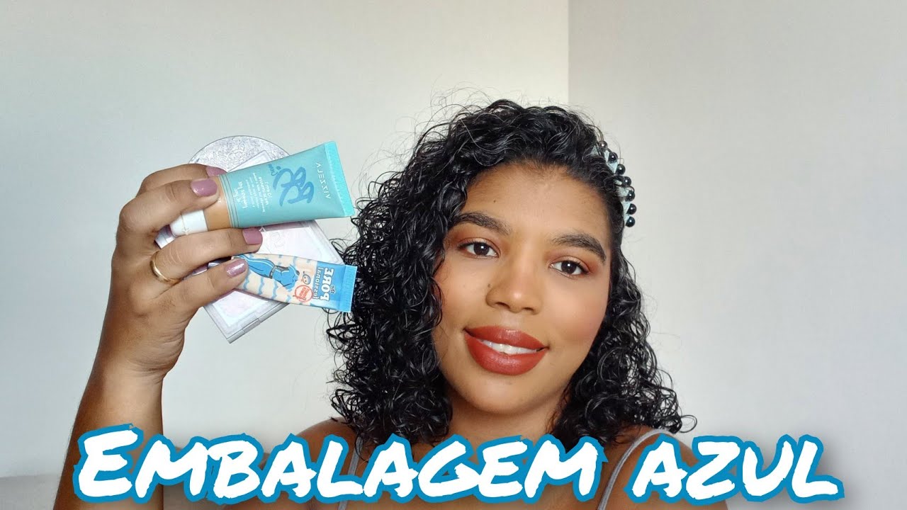 Maquiagem com produtos de embalagem AZUL