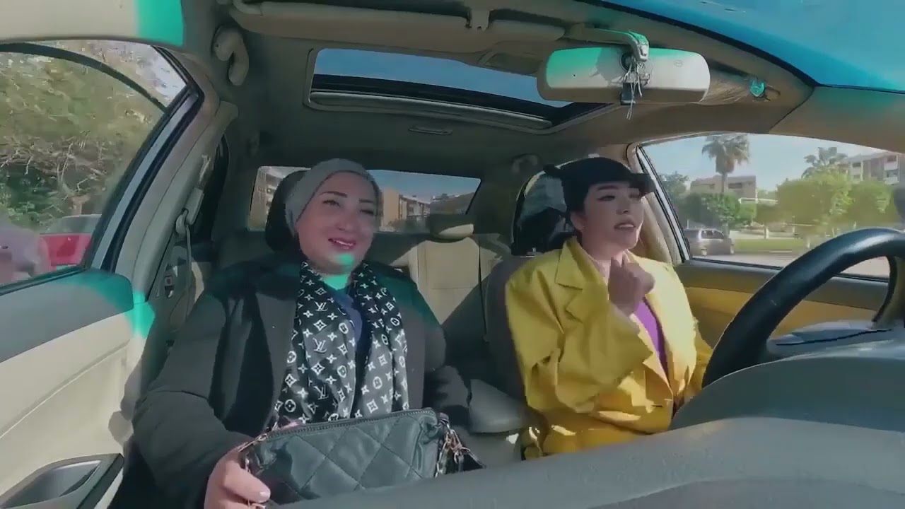 الزبونة حرامية موبايلات اتقبض عليها بجد  😂🤣 كريزي ومان 2