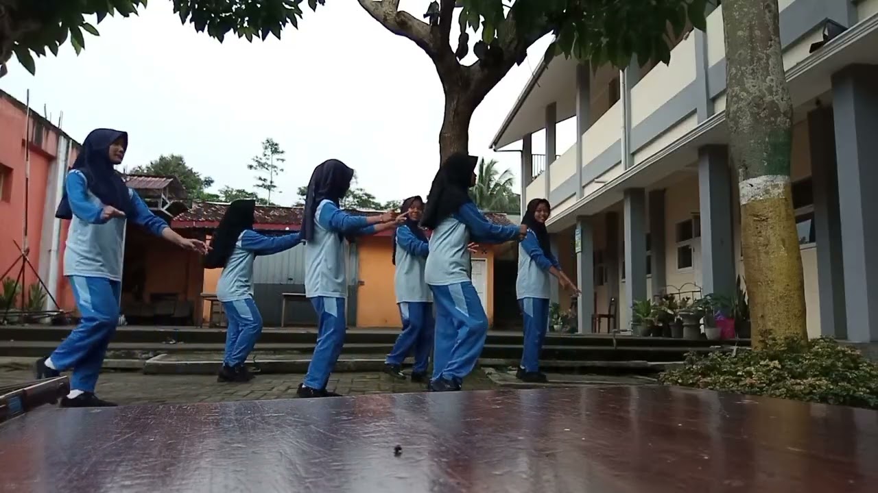 UPRAK PJOK PEMANASAN 9B KEL 1