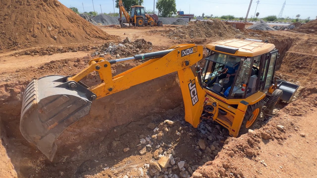 JCB 3DX Plus and 3DX Xtra Bucket vs Breaker Making Fuel Tank Finish Together Last Day
