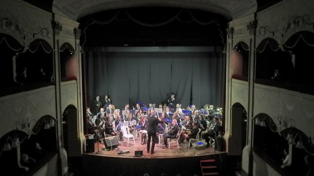 Ferrer Ferran - MUSICA I POBLE - Banda Musicale 
