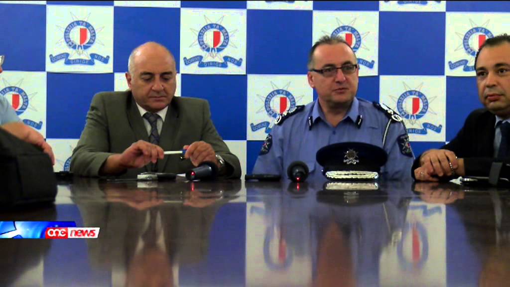 Tlett persuni akkużati bi tlett omiċidji.