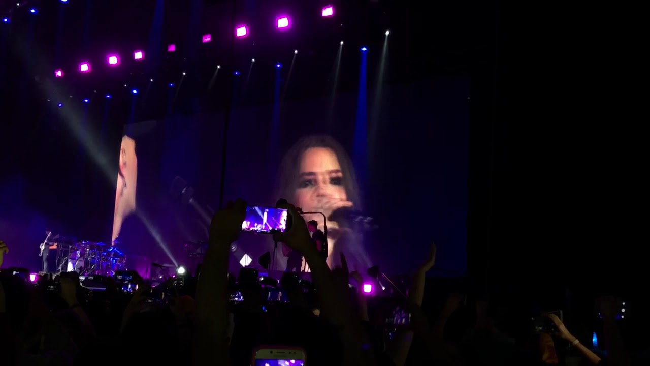 Camila Cabello w/ Jesse & Joy - Corre @ Mexico City