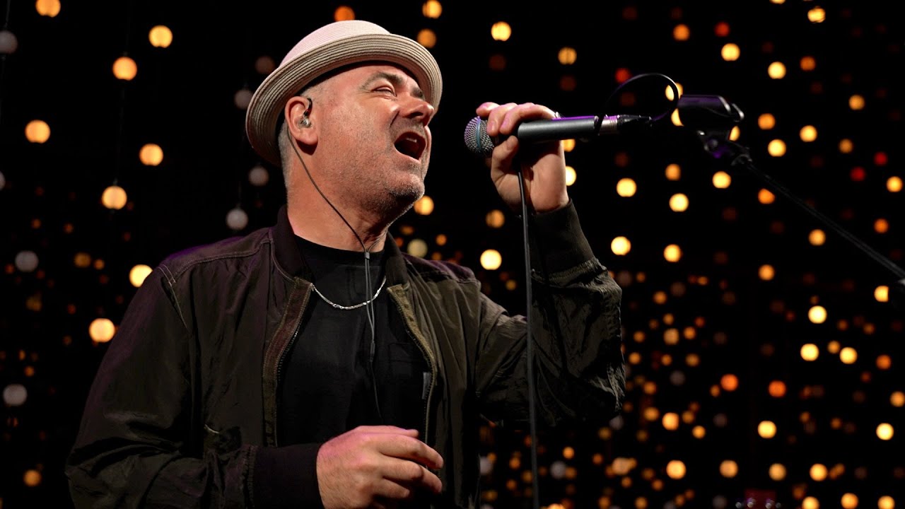 Steve Mason - Travelling Hard (Live on KEXP)