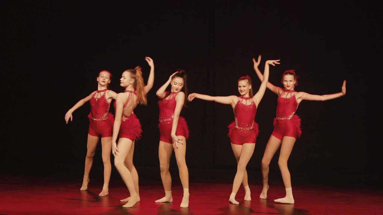 Joy Dance - Koncert Świąteczny MOK Police grudzień 2021 - mini formacja jazz  Joy Junior One