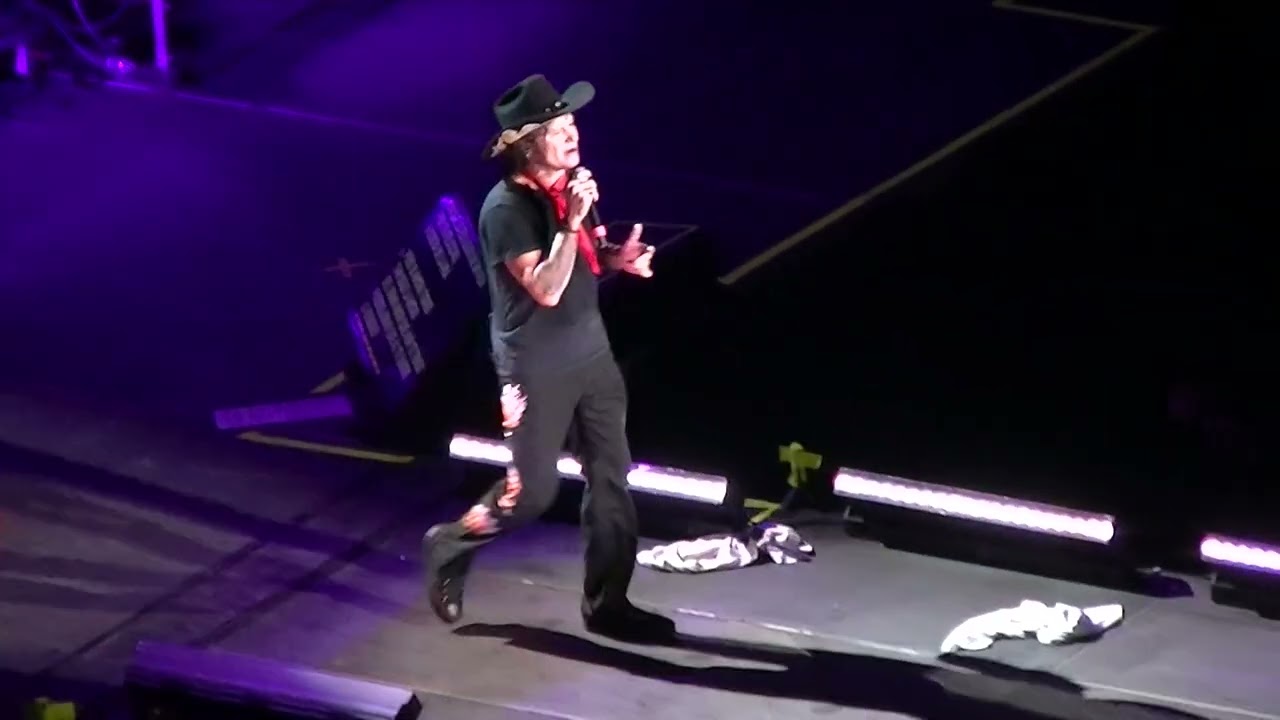 BUNBURY Movistar Arena Arg 2023 -Aunque no sea conmigo/ Maldito duende.