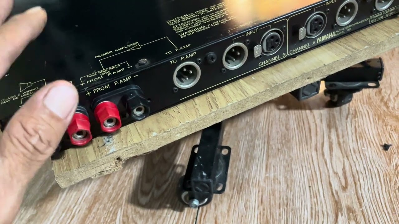 Bộ xử lý âm thanh chuyên nghiệp Yamaha Y10 Giá chi tiết Video LH 0908387192