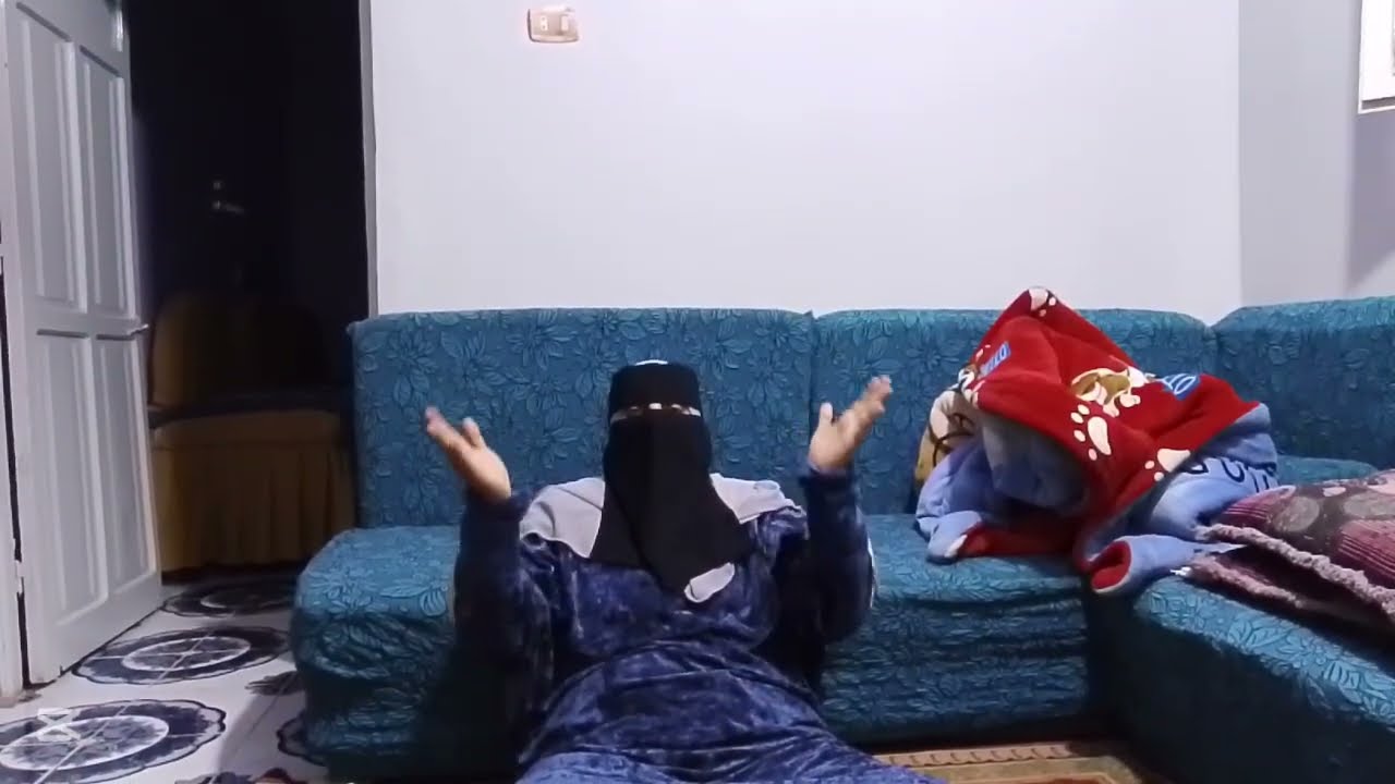 كلمتين توضيح بالنسبة لموضوع خالتى زاهيه ياريت تفهموا انا بنتها يارب جمع مابينا واشفيها واشفى امى🤲😢