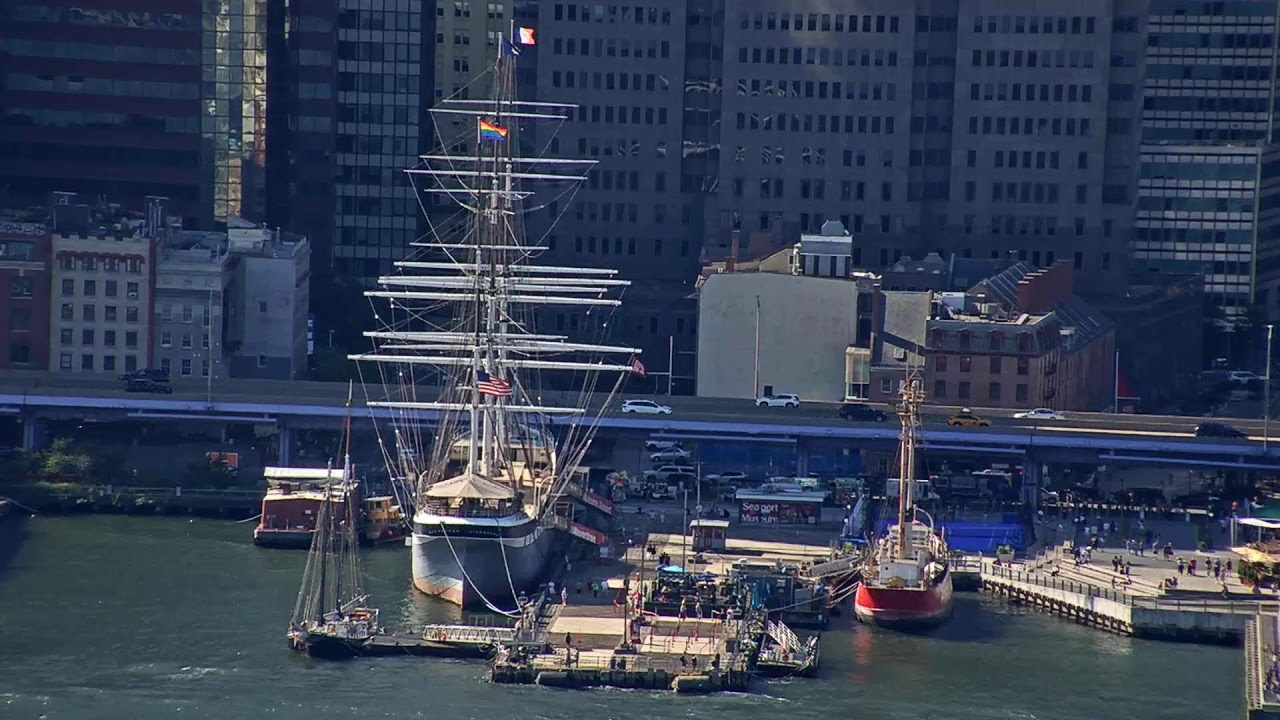 Live NYC Brooklyn Bridge, Lower Manhattan & New York Harbor Cam