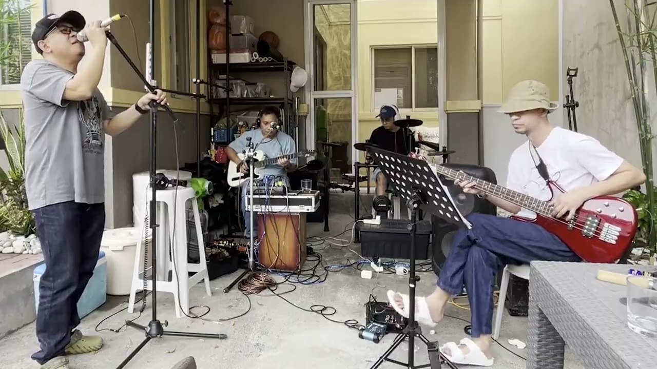 Machinehead cover by Susy and the Borrowers