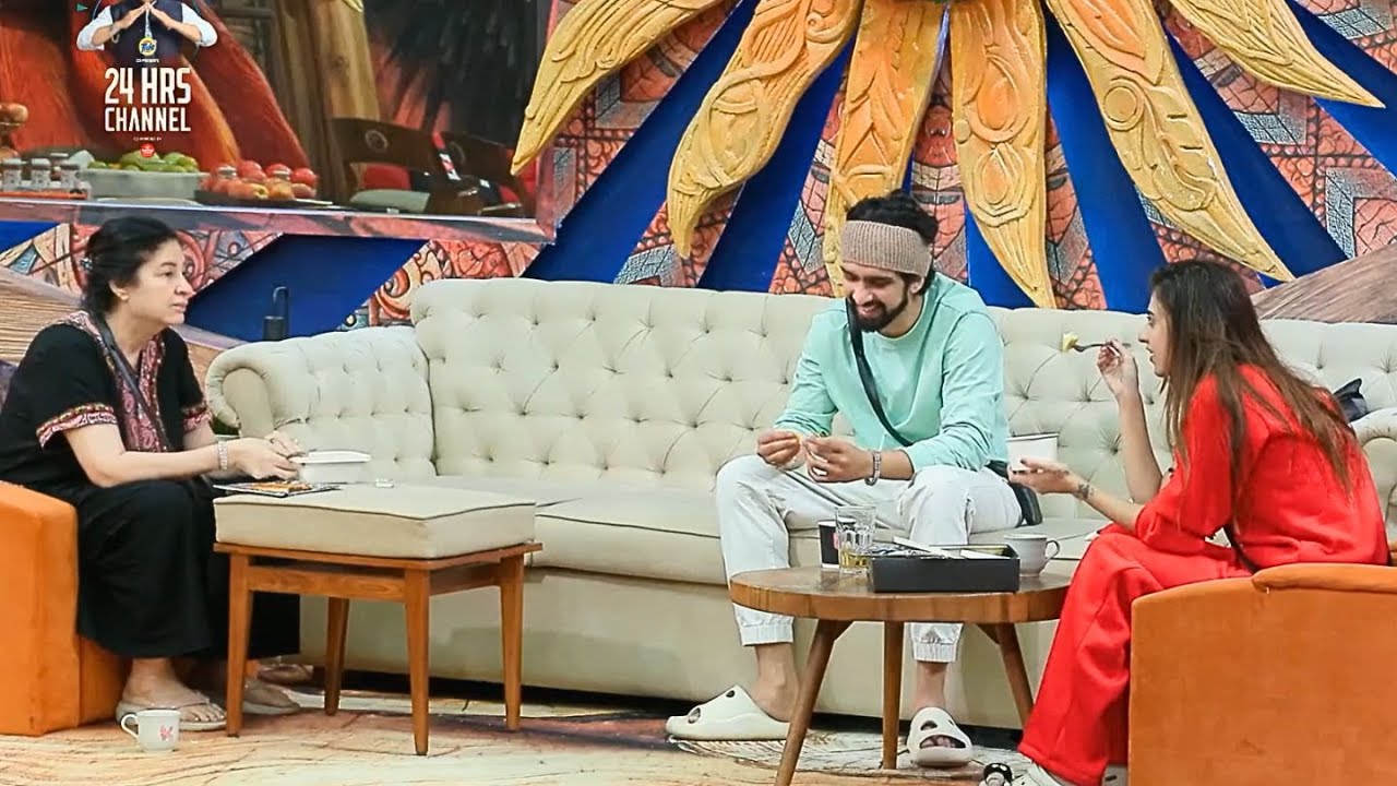 Bigg Boss 19 New Promo: Farhana Ne Tanya Ko Kiya Irritate, Kunika Ne Farhana Ko Bola Manhoos