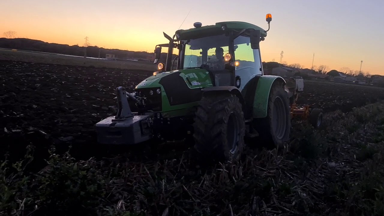 DEUTZ 5110 G gs con aratro bivomere moro