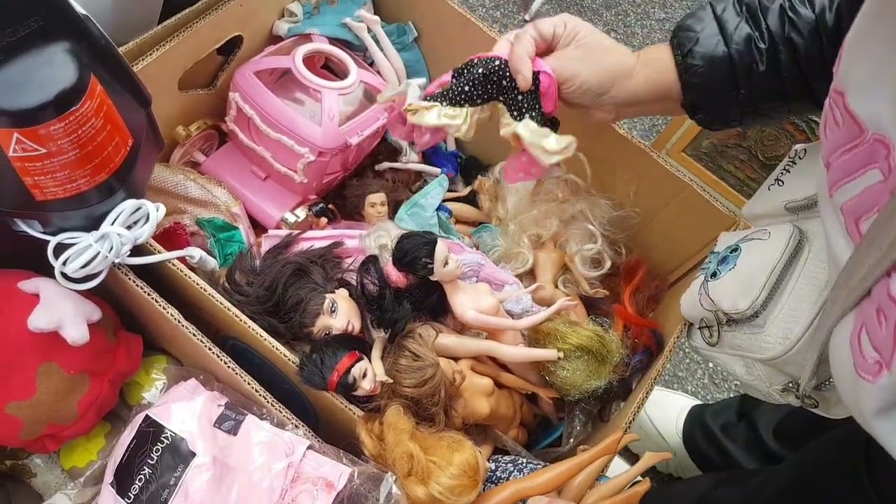 Alla ricerca di Barbie al mercatino dell'usato