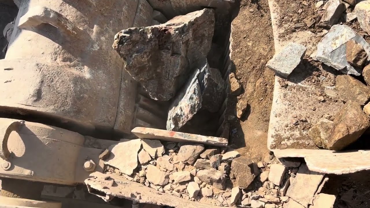 🔥“HEAVY BOULDERS CRUSHING Moments Caught on Camera! (MOST INTENSE DRAMA EVER!)”