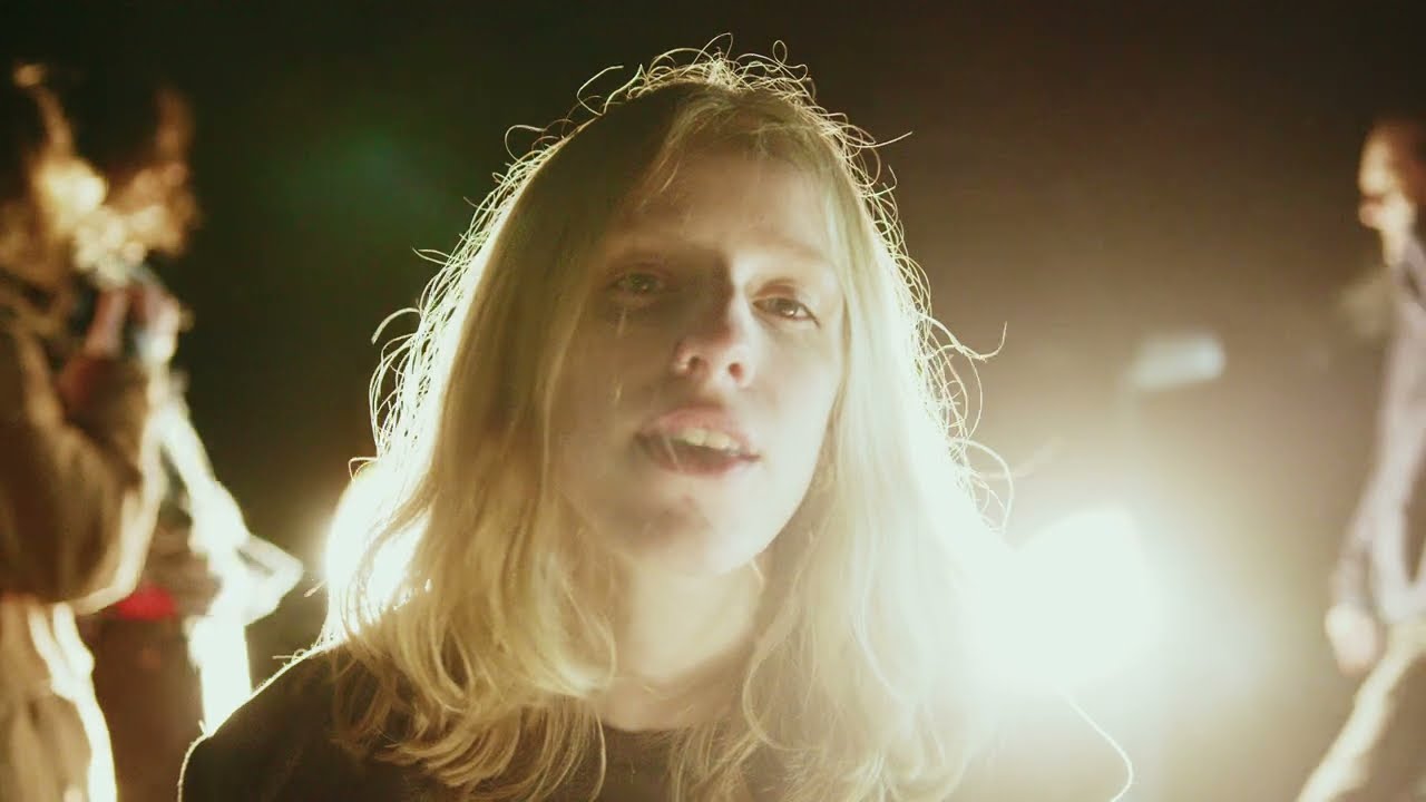 twomoonsaway - hesitate (Official Video)