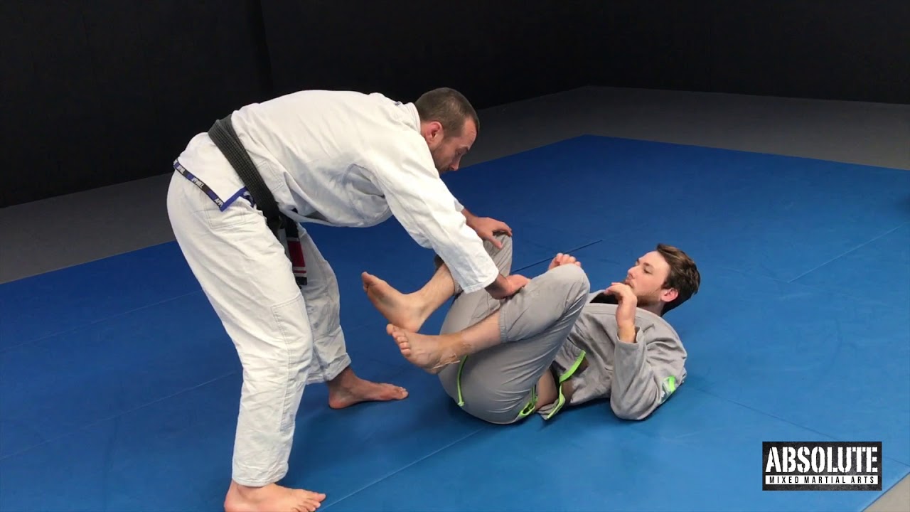 Toreando Pass with Leg Drag (Lachlan Giles)