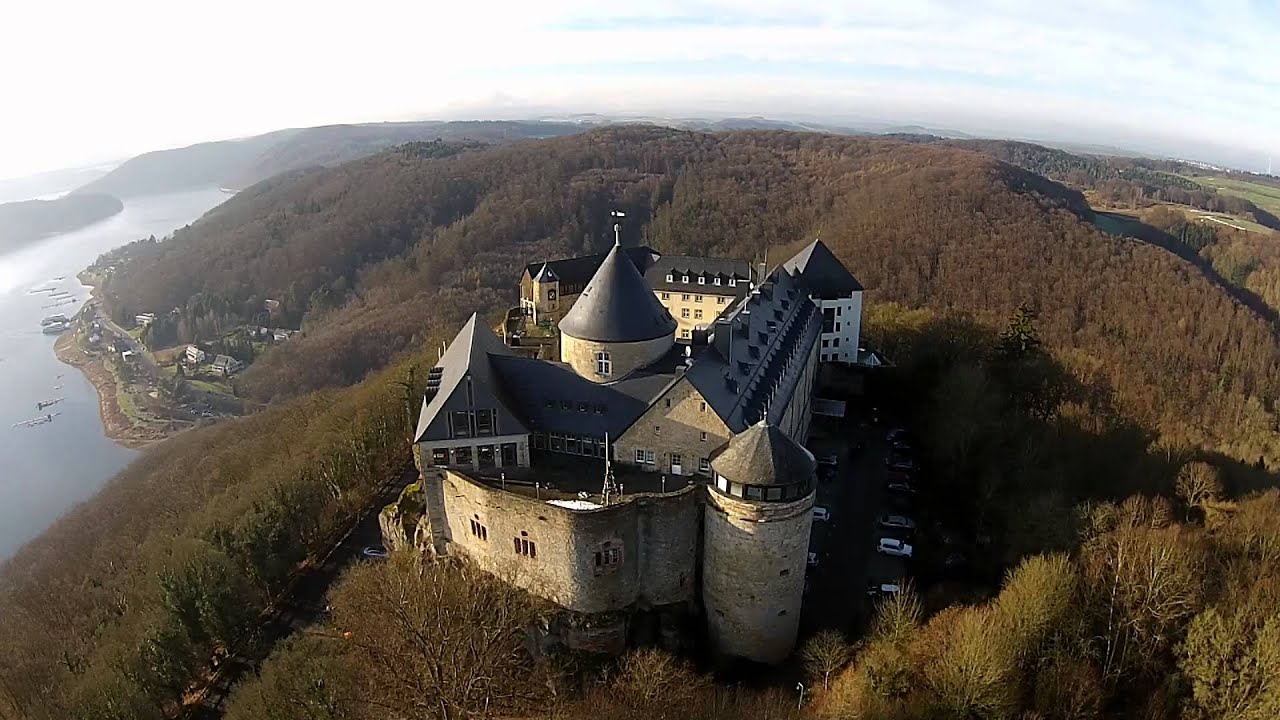 Schloss Waldeck mit Quadcopter DJI Phantom 2 Vision Plus V3 gefilmt