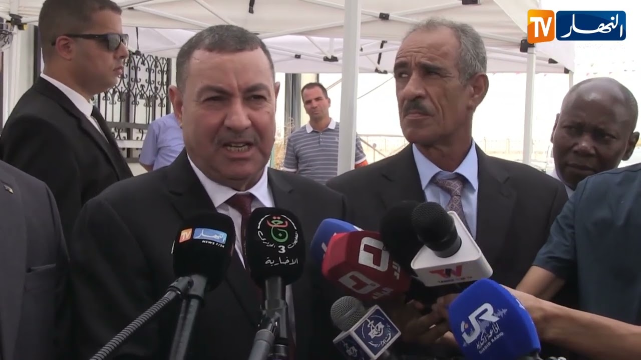 الوادي: وزير النقل والمدير العام للجمارك في زيارة عمل وتفقد للولاية