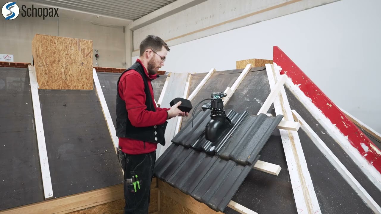 Schopax Max auf dem Steildach
