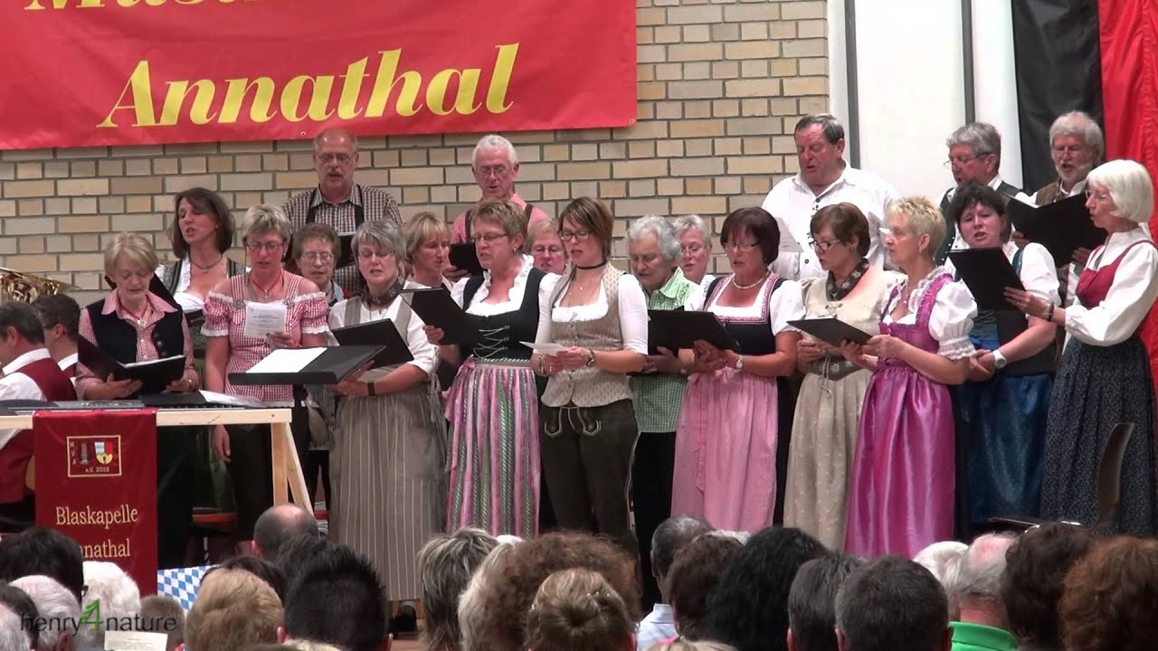 Mauth (Bayer. Wald):Musikverein Annathal spielt und singt Waidlermarsch
