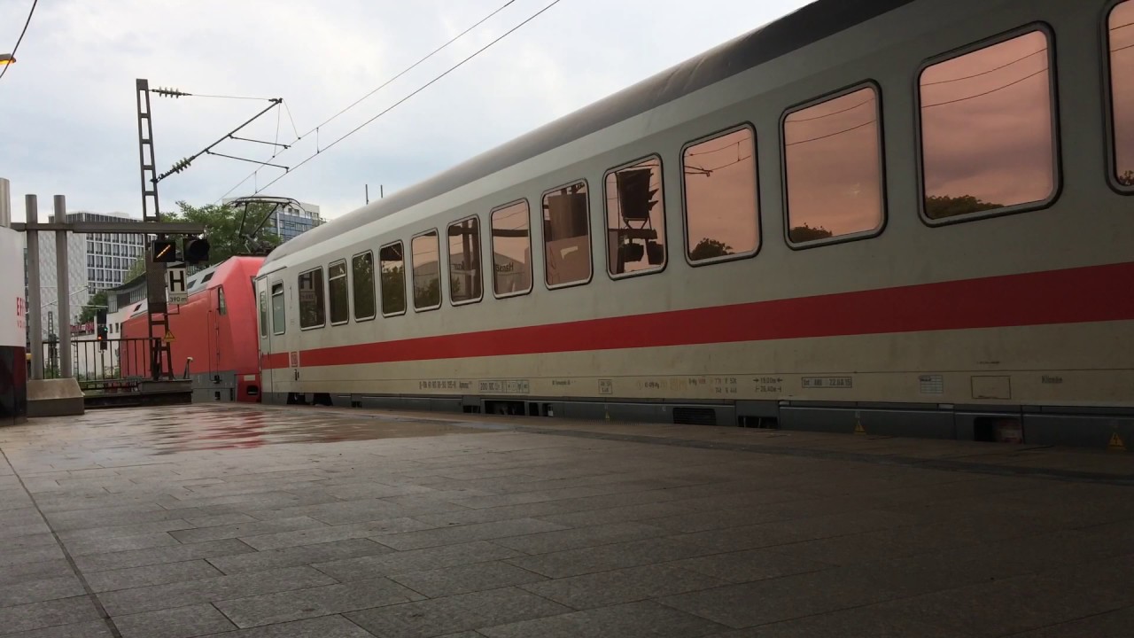 Fernverkehr: Ausfahrt des IC in Dammtor