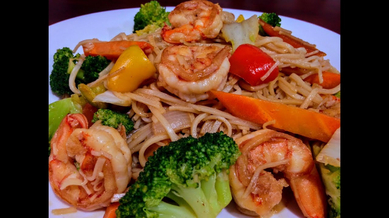 Tallarín saltado , fideos chinos con camarones🦐🦐🦐