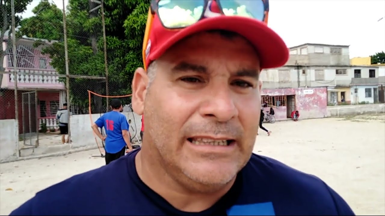 Softbolistas holguineros se alistan para campeonato nacional, rama varonil.