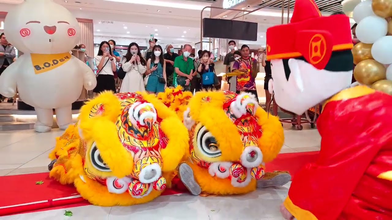Lion Dance with Choy San Yeh