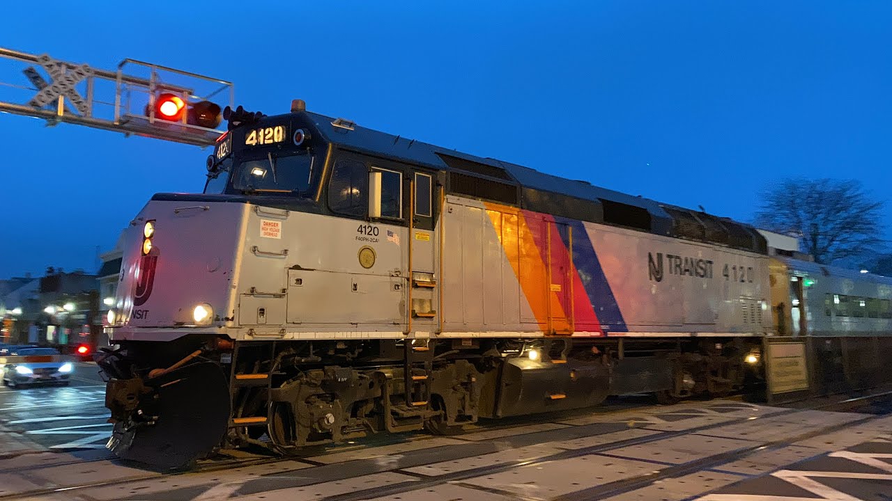 Metro-North Port Jervis Line Trains 77 & 78 Meet @ Ramsey Main St. w/ NJT EMD F40PH-2CAT 4120