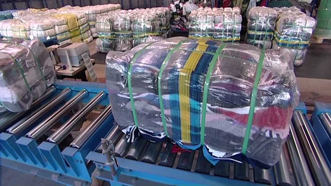 Der Weg der Kolping-Altkleider vom Container bis zur Einschiffung