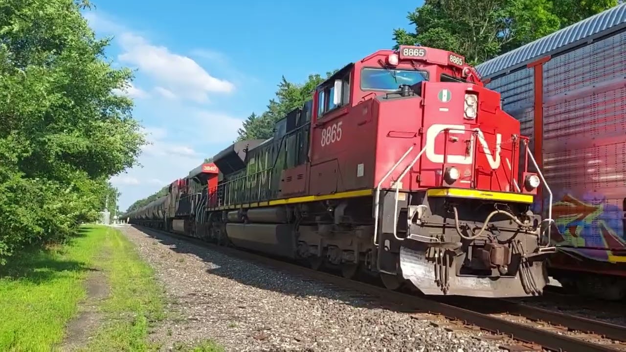 two trains go past each other in chesterton indiana
