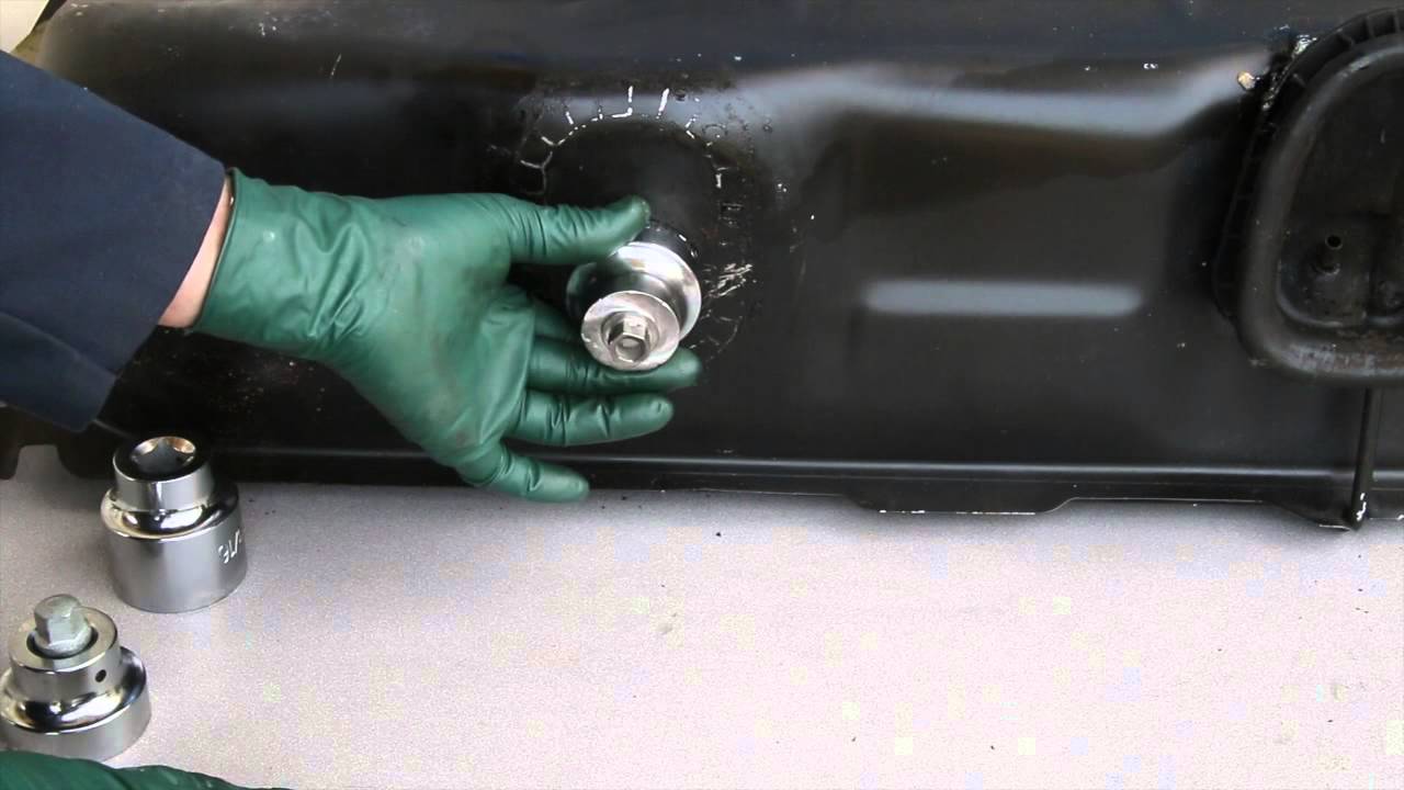 Mercedes Fuel Tank Inspection and Service: 1975 to 1995 Benz Series Part 13 w/ Kent Bergsma
