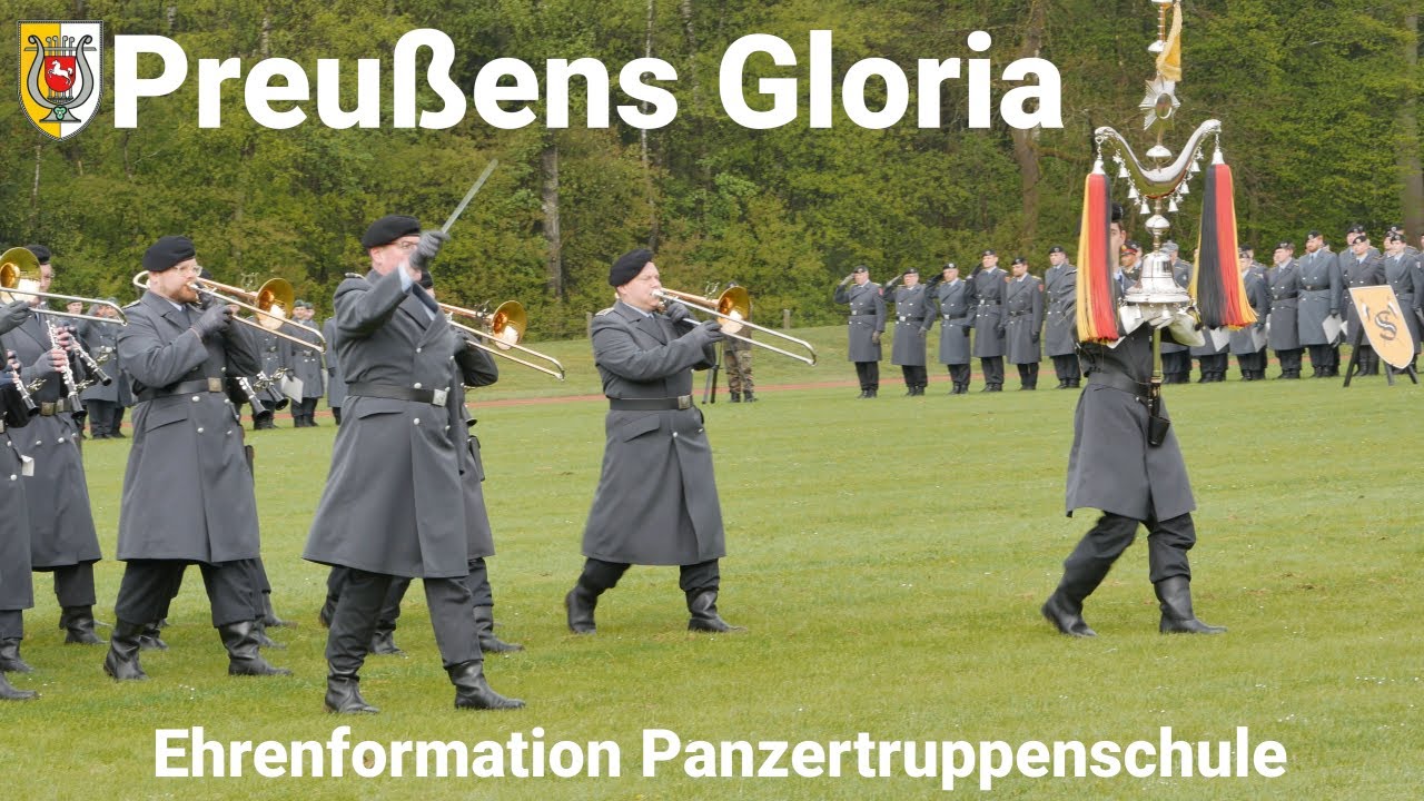 Ausmarsch Ehrenformation mit Preu&szlig;ens Gloria und Ausbringung Schlachtrufe Panzertruppenschule